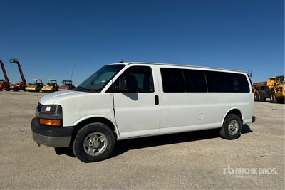 2014 Chevrolet Express LT 3500 10 Passenger Van
