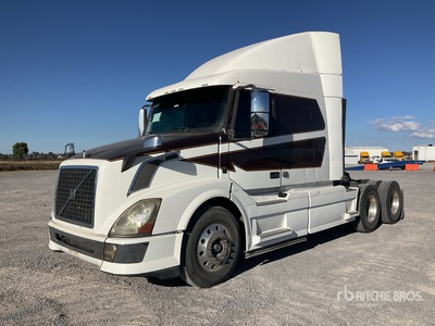 2015 Volvo VNL 6x4 Tractocamion con Dormitorio / T/A Sleeper Truck Tractor