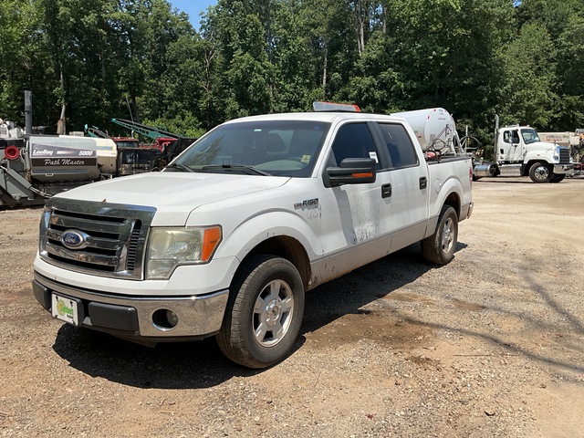2010 Ford F-150 XLT 4x2 Crew Cab Pickup 2010 Ford F-150 XLT 4x2 Crew Cab Pickup