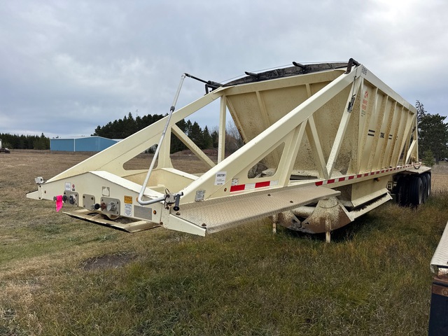 2016 Trail King 44 Ft Tri/A Belly Dump Trailer 2016 Trail King 44 Ft Tri/A Belly Dump Trailer