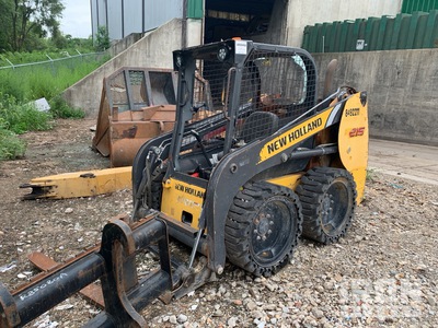 2011 New Holland L215 Skid Steer Loader (Inoperable)