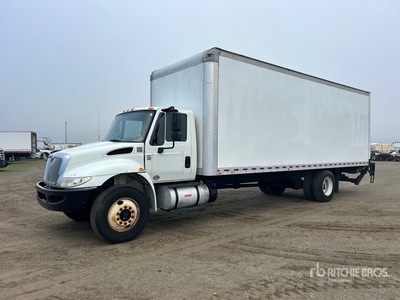 2018 International 4300 4x2 Camion fourgon