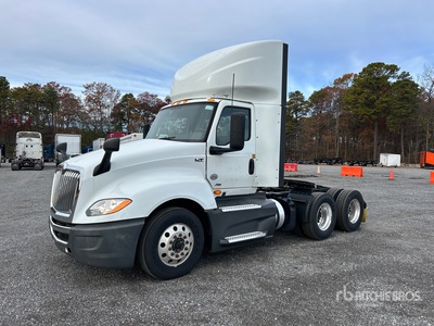 2021 International LT625 6x4 Ciągnik siodłowy T/A z kabiną dzienną