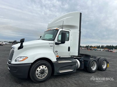 2021 International LT625 6x4 Ciągnik siodłowy T/A z kabiną dzienną