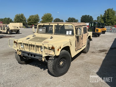 2007 AM General M1097R1 HMMWV 4 Door Soft Top w/Truck Body