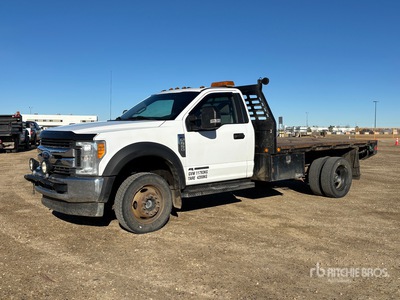 2017 Ford F-550 XLT 4x4 Camion à Plateau