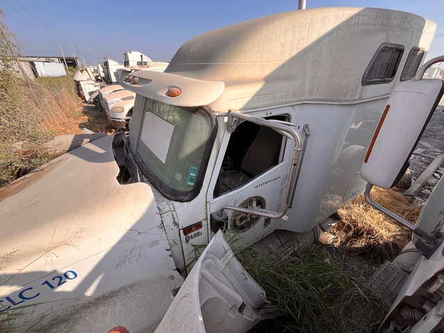 2005 International 9400i 6x4 Tractocamion con Dormitorio (Solo Partes) / Parts Only T/A Sleeper Truck Tractor (Inoperable)