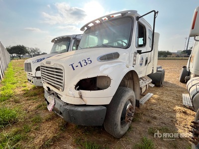2016 Freightliner M2 106 Tractocamion (INOPERABLE) Solo Partes / Parts Only Day Cab Truck Tractor (Inoperable)