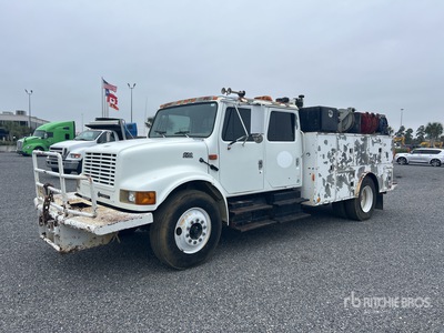 2002 International 4700 4x2 Crew Cab Fuel and Lube Truck