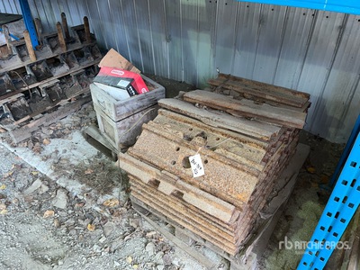 Quantity of 28 In Double Bar Track Shoes