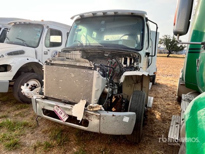 2016 Freightliner M2 106 Tractocamion (INOPERABLE) Solo Partes / Parts Only Day Cab Truck Tractor (Inoperable)