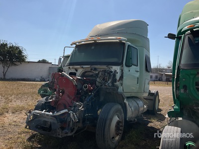 2013 International ProStar 6x4 Tractocamion con Dormitorio (INOPERABLE) / Cabina con cuccetta per trattore stradale (Inoperable)