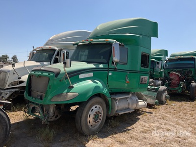 2013 International ProStar 6x4 Tractocamion con Dormitorio (INOPERABLE) / Cabeza Tractora Cabina Dormitorio (Inoperable)