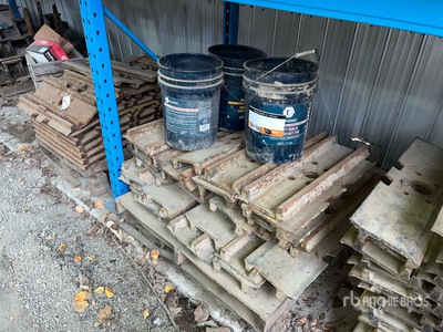 Quantity of 27.5 In Double Bar Track Shoes