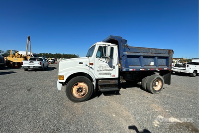 2000 International 4700 4x2 S/A-kiepwagen