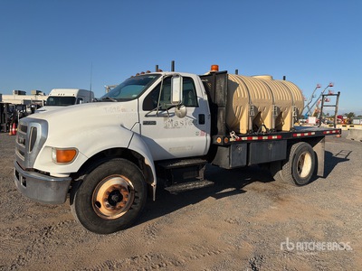 2006 Ford F-750 4x2 Camion à Plateau