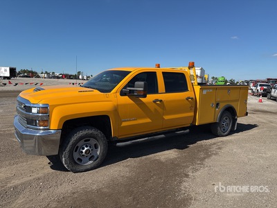 2018 Chevrolet 2500HD 4x4 Crew Cab Ciężarówka użytkowa