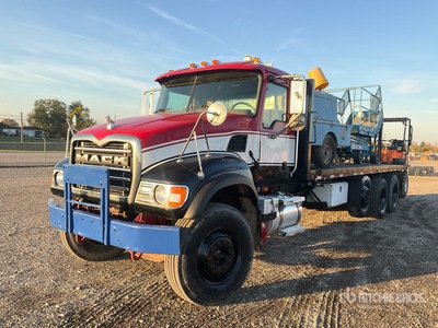 2006 Mack CV713 Platte vrachtwagen