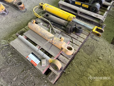 Quantity of (3) Hydraulic Cilinder