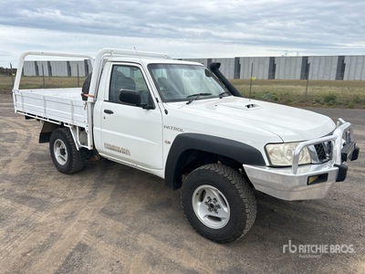 2010 Nissan Patrol 4x4 بيك اب