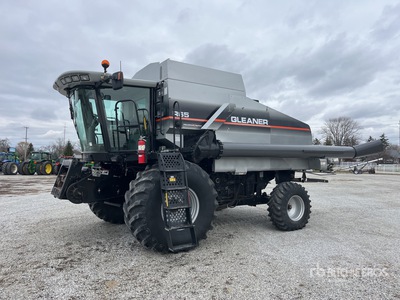 2003 Gleaner R65 Combine Harvester
