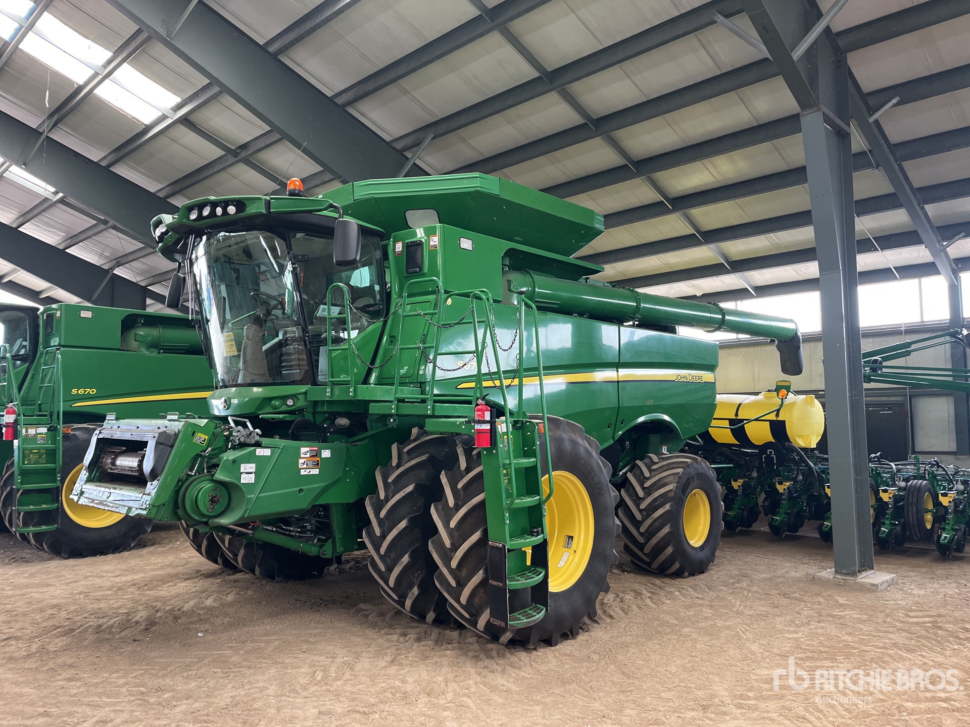 2016 John Deere S670 4x4 Combine Harvester