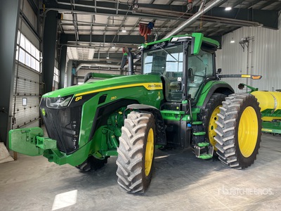 2023 John Deere 8R 250 4WD Tractor
