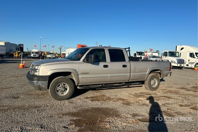 2004 Chevrolet Silverado 2500 HD 4x4 Crew Cab Pickup