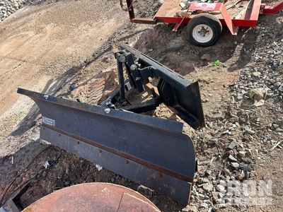 Kasco 72 in Cuchilla quitanieves para minicargadora