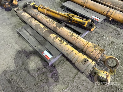 Quantity of (3) Hydraulic Cilinder