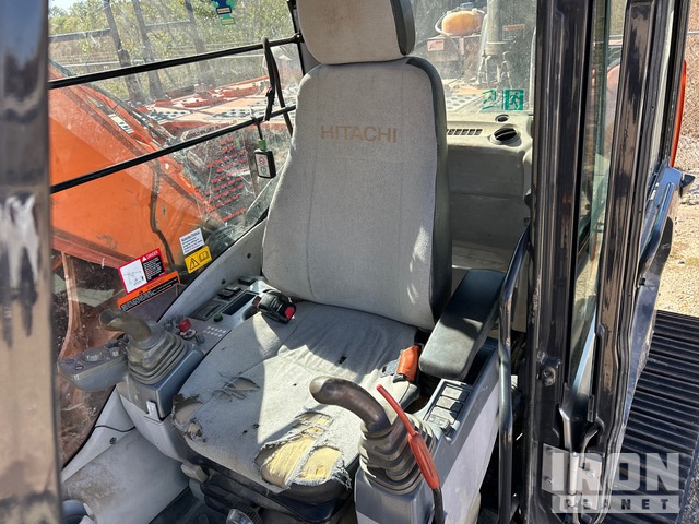 2019 Hitachi ZX250LC-6N Tracked Excavator in Ponder, Texas, United