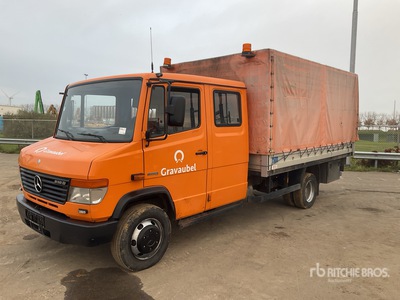 2010 Mercedes-Benz 818DE 4x2 Service Truck