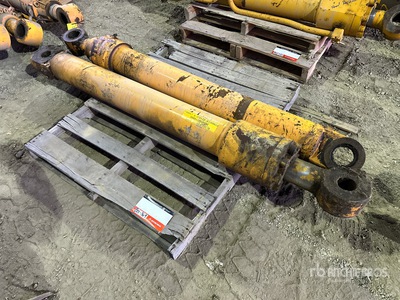 Quantity of (2) Hydraulic Cilinder