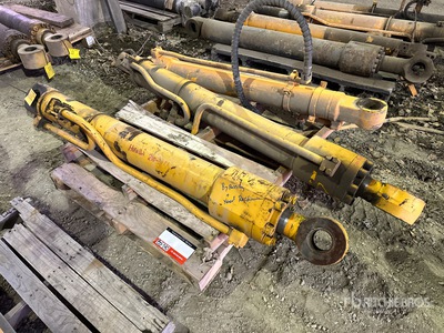 Quantity of (3) Hydraulic Cilinder