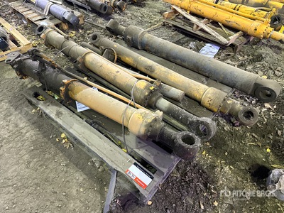 Quantity of (4) Hydraulic Cilinder