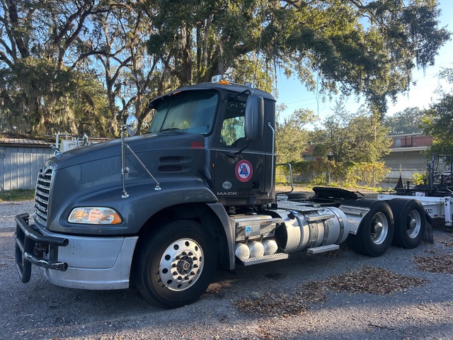 2017 Mack CXU613 6x4 T/A Day Cab Truck Tractor