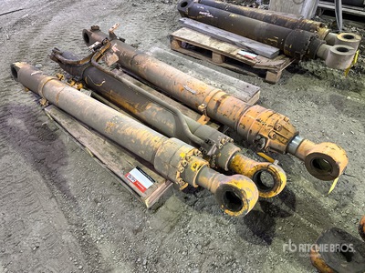 Quantity of (3) Hydraulic Cilinder