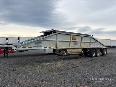 2006 Corn Belt 42 ft Tri/A Belly Dump Trailer