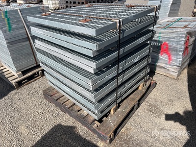 Quantity of 1 m x 1 m Grates Altro materiale