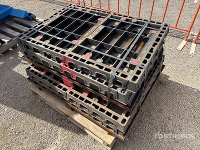 Quantity of 950 / 800 mm x 1160 mm Infill Grates Altro materiale