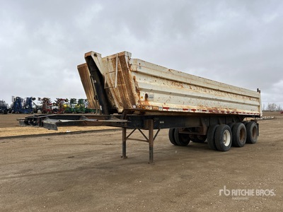 1992 Arnes 30 ft Tri/A Remolque banera