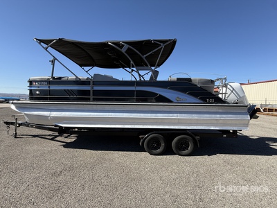 2025 Massimo Tritoon Ultralounge 25 ft Pontoon Boat