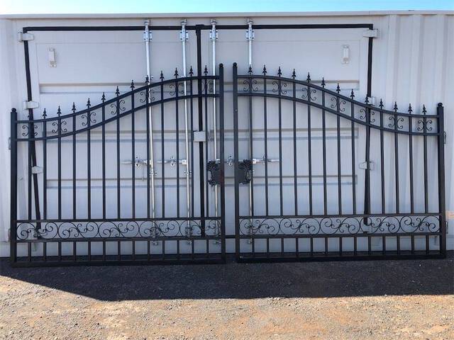 Greatbear Wrought Iron Driveway Gate (Unused) Greatbear Wrought Iron Driveway Gate (Unused)