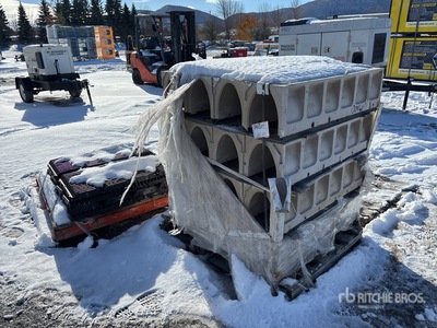 Quantity of 1/2 in x 10 in Gutters and Wire Mesh Covers (Unused)