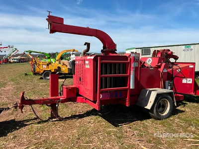 2000 Morbark 2400XL Tow-Behind Astilladora de madera