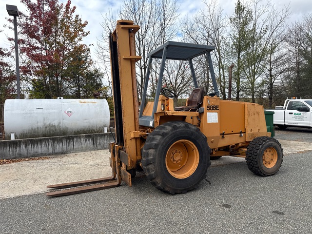 Case 586E 6000 lb 4x4 Rough Terrain Forklift Case 586E 6000 lb 4x4 Rough Terrain Forklift