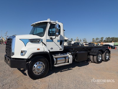 2014 Freightliner 108SD 6x4 Roll-Off Truck