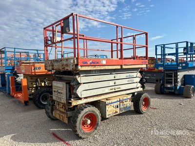 2005 Skyjack SJ7135 RT 4x4 Dual Fuel Scissor Lift