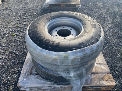 Vredestein 300/80-15.3 Rims and اطارات المواصلات