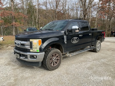 2017 Ford F-250 FX4 4x4 Crew Cab Pick-up